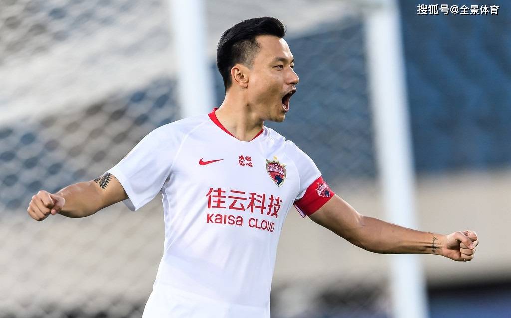  VAR争议判罚引众怒，英超裁判组遭抨击  